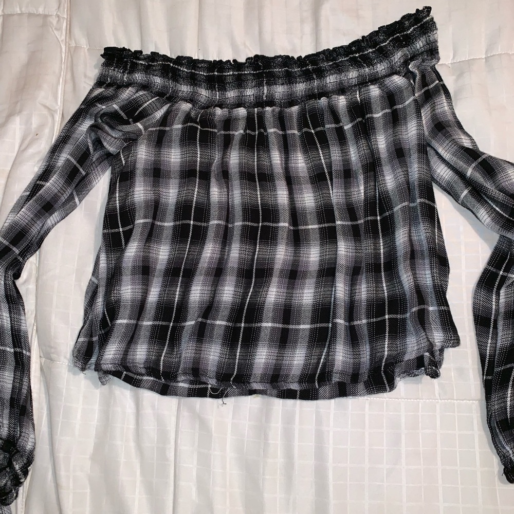 Off the shoulder top 🌸